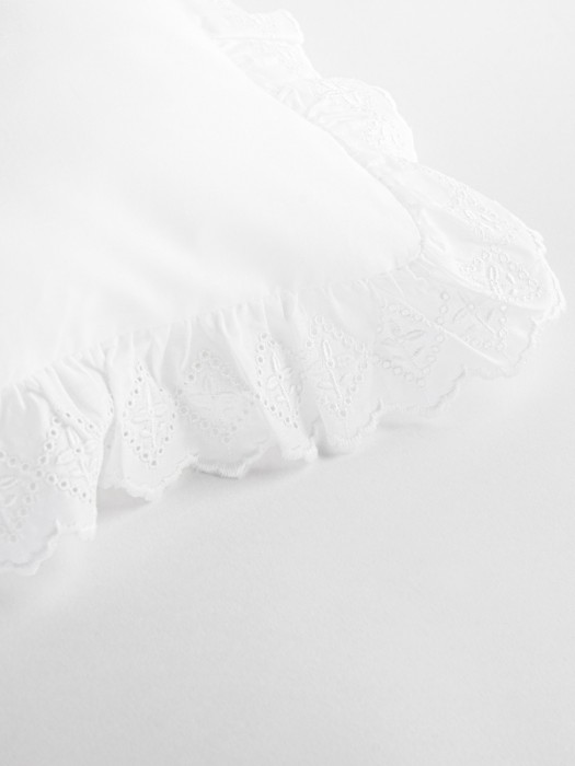 Set of embroidered percale sheets