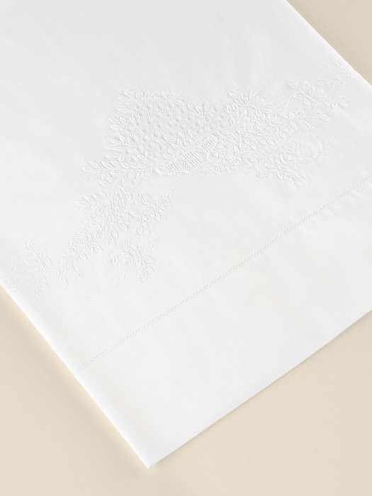 Set of embroidered percale sheets