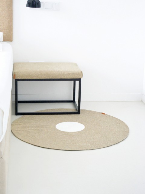 Round rug with center