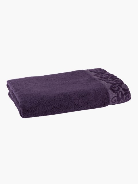Bath towel cassis
