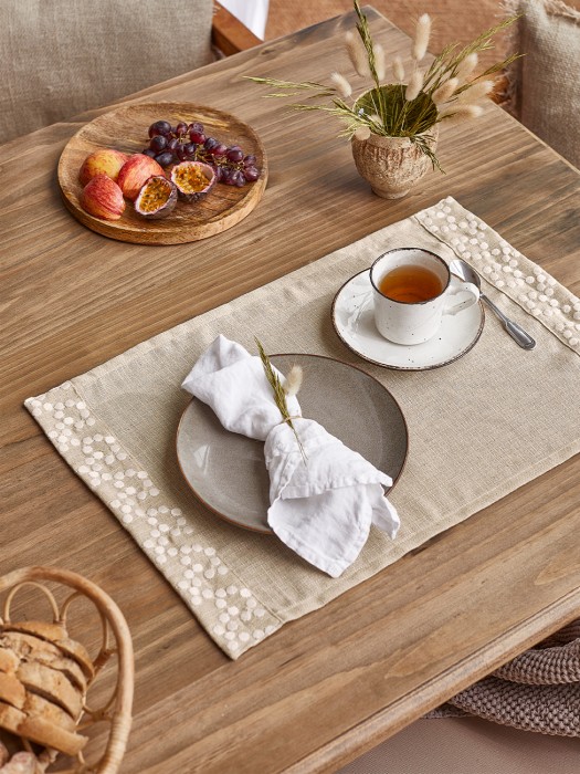 Placemat Linen with embroidery (2 uni)