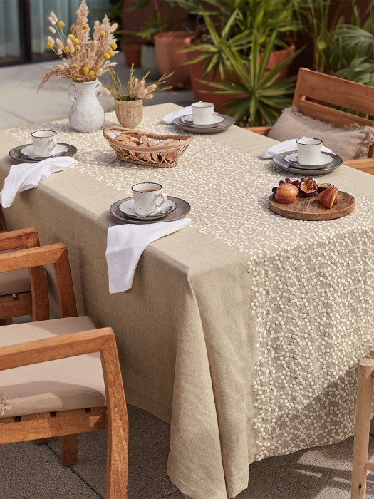 Tablecloth Linen with white embroidery